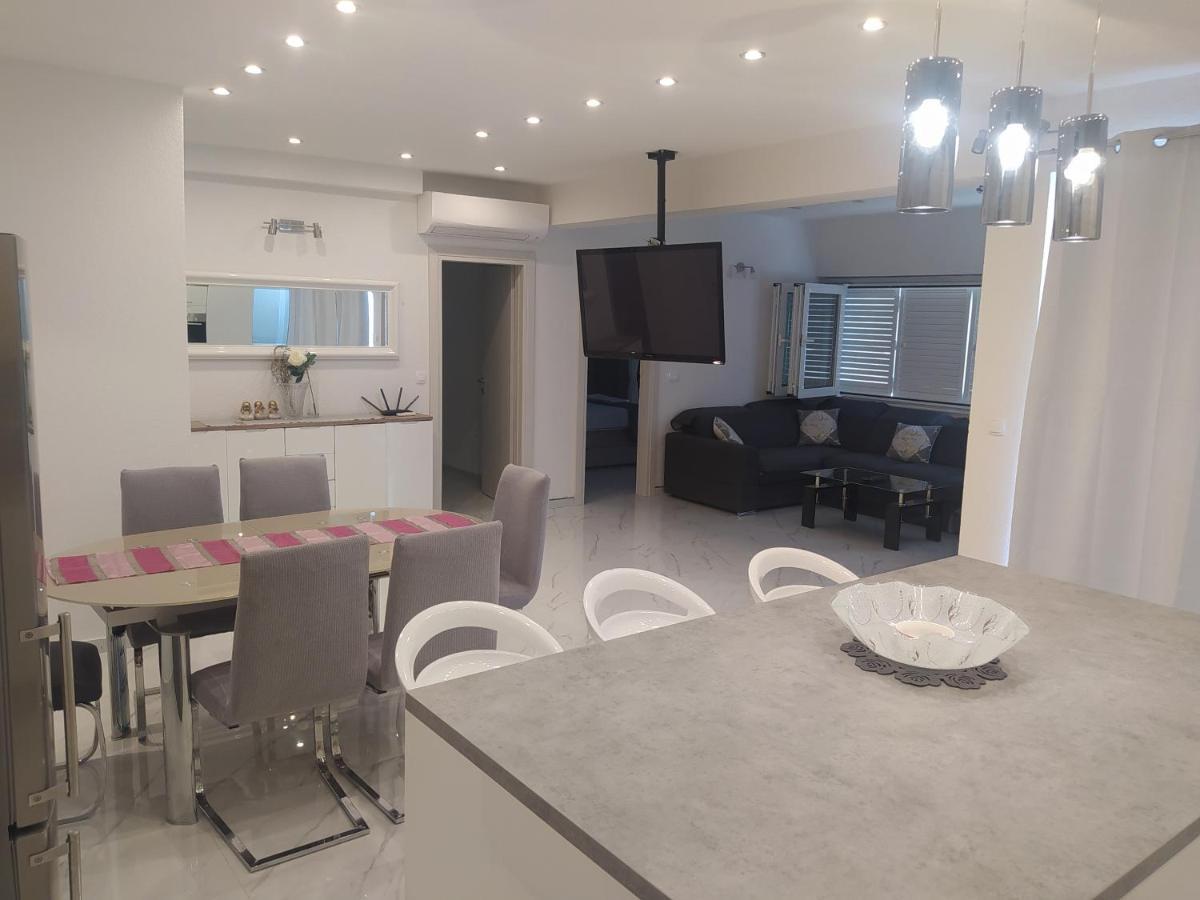 Apartmani Trubi 3 Vodice Exterior foto